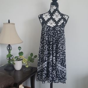Memorial day sale!🎈Flowy black and white dress